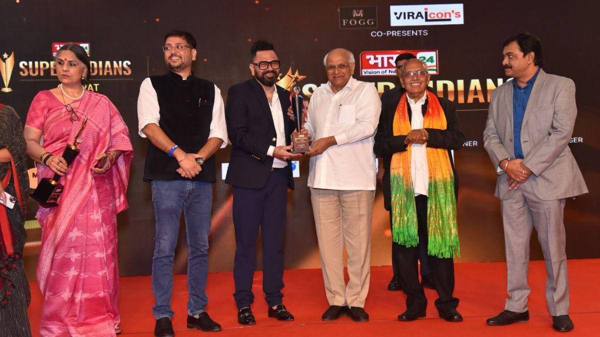 Visionary Leader Paras Pandit Receives Prestigious Recognition at Super Indians Ceremony